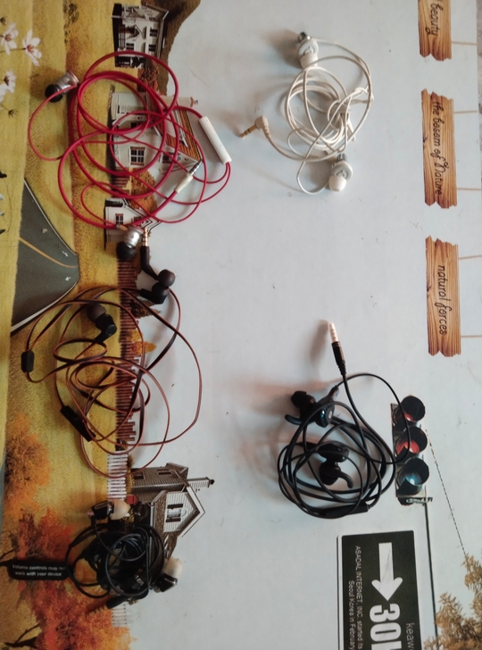 30入耳式耳机（清货回本）