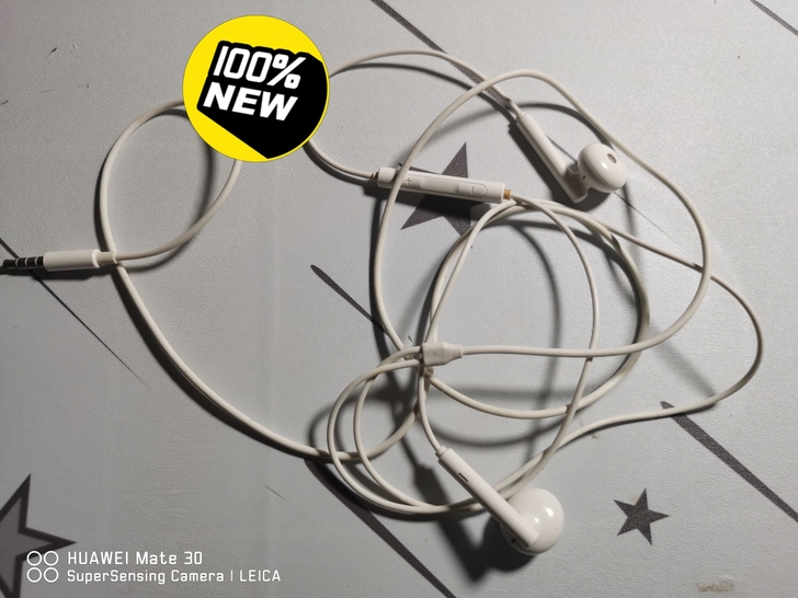 华为原装耳机，没用过几次，一直闲置