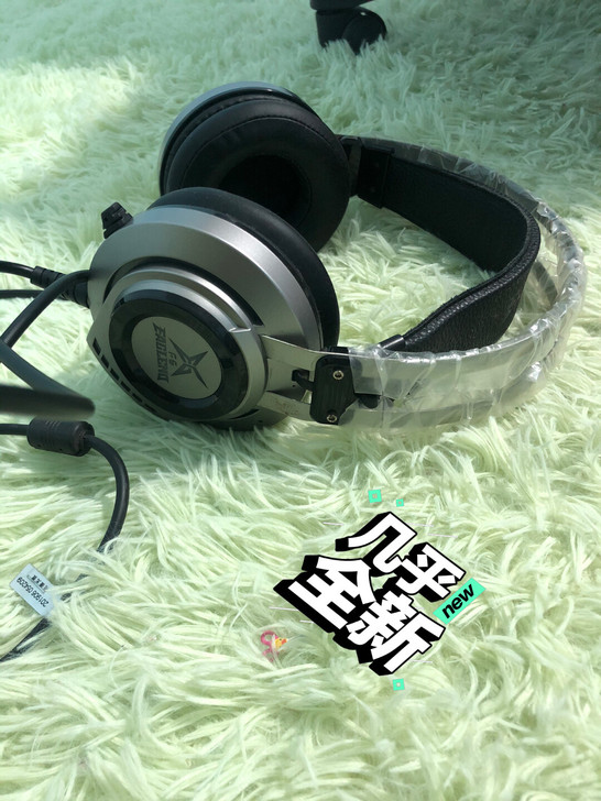 原装正品专业吃鸡耳机，带彩灯，朋友送的一直...