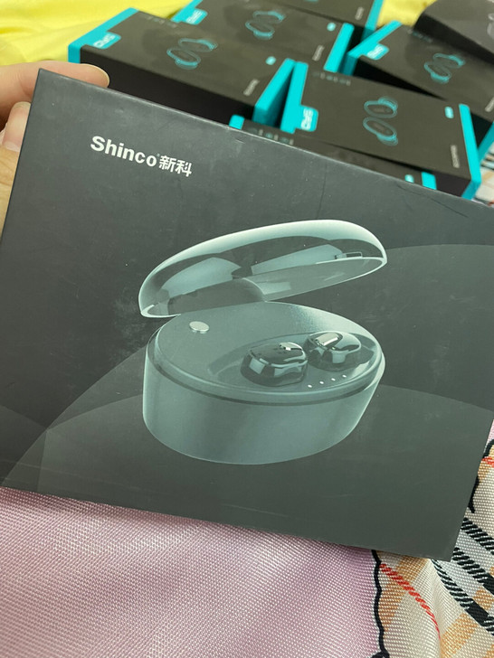 全新蓝牙耳机两副  35出   主页三件包邮