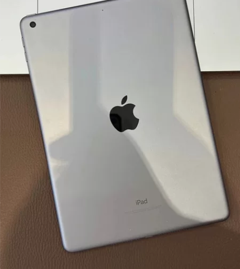 带笔iPad2020款128G 10.2英...