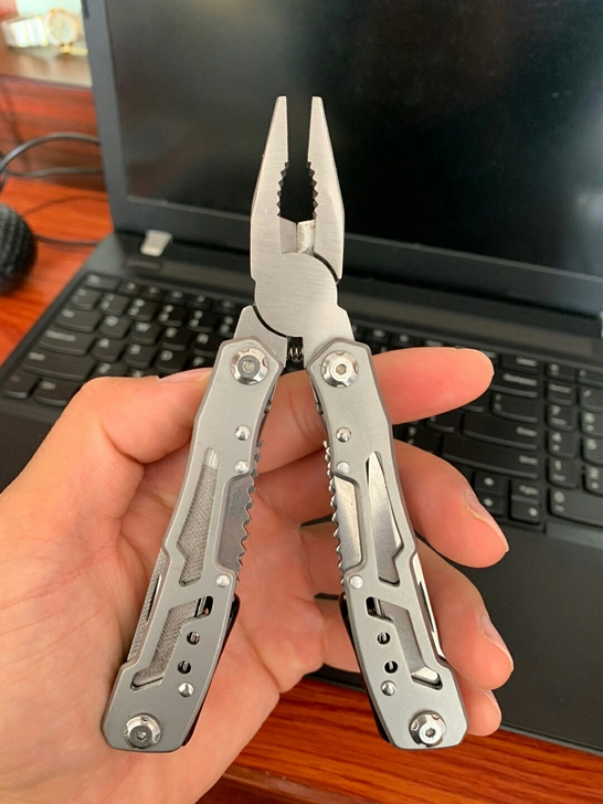 难得一遇的好货，国外卖几百上千的多功能工具...