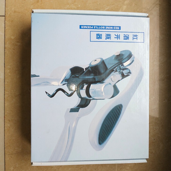 高档红酒开瓶器，全新未使用过。喜欢的联系我...