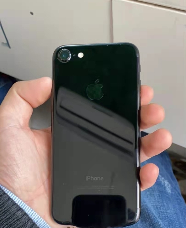 小姐姐低价出苹果7代 128G全网通4G ...