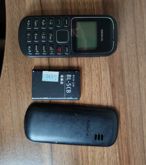 诺基亚1280 黑白屏  成色不错，但开不...