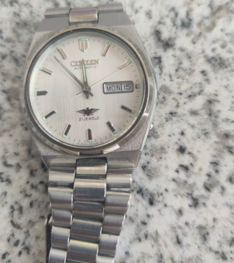 西铁城.8200，正常走时。 感兴趣的话点...