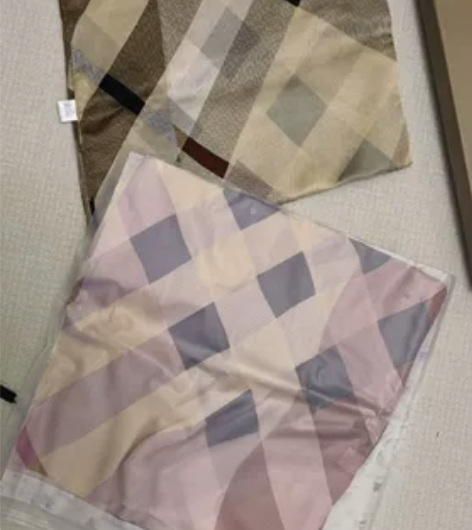 桑蚕丝围巾，全新。180*65。只剩一个粉...