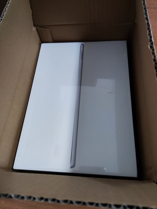 Apple iPad 10.2英寸平板电脑...
