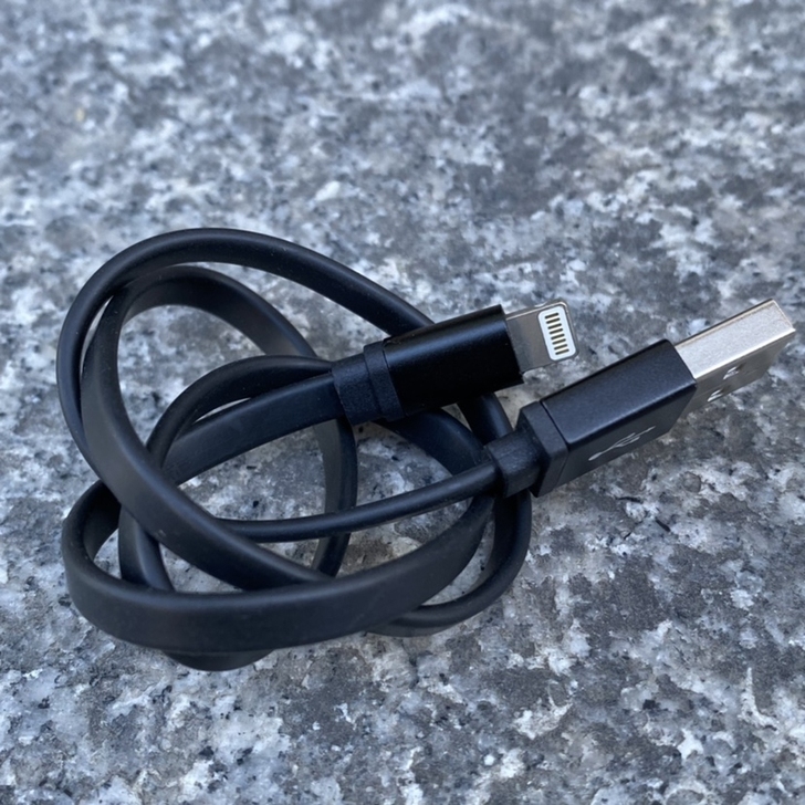倍思苹果数据线，充电线。超柔软数量不多