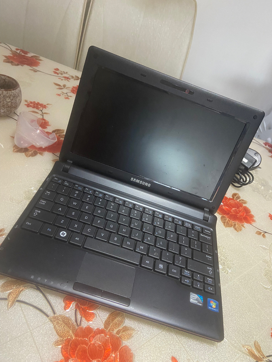 三星小本，9成新，买了好多年了一直闲置，买...