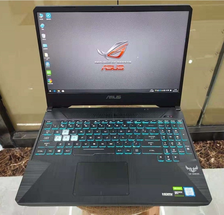 华硕二手飞行堡垒游戏笔记本电脑，FX95魔...