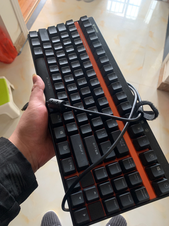 出一个闲置自用87键雷柏发光机械键盘，成色...