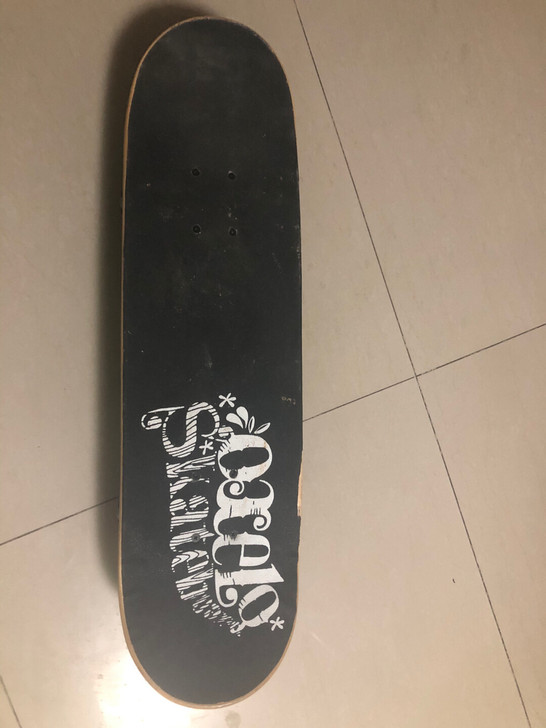 迪卡侬 滑板 磨砂贴可以撕下去。