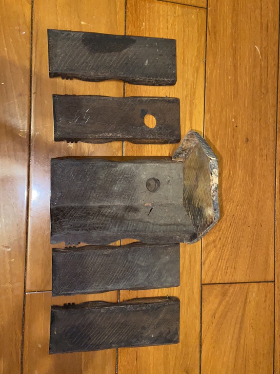 老红木二胡筒子，散架，不缺件，有修复条件者...