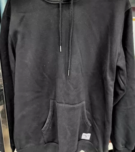 男式黑色加绒卫衣，2xl，八成新 感兴趣的...