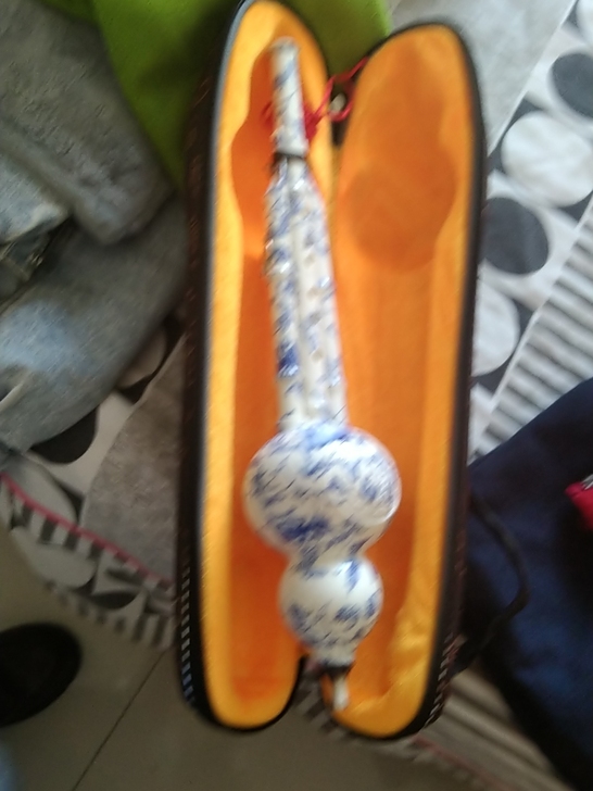 葫芦丝一个，现在不用了，出售。