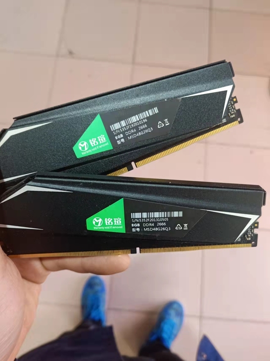 铭瑄16g 2666马甲内存，两个8g共1...