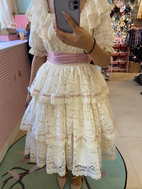 出汉服几十块钱一件，保正，衣服太多清衣柜。...