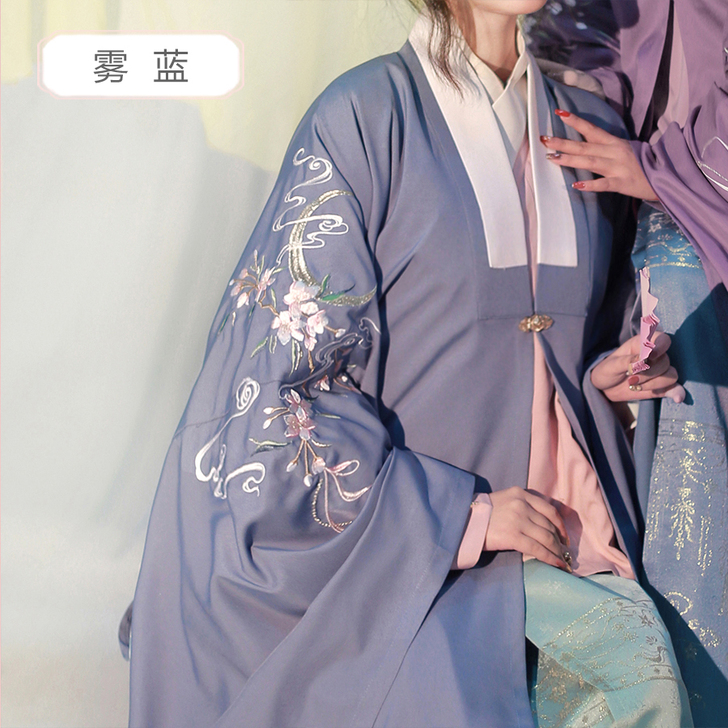 东月棠披风，正版，尺码M，颜色雾蓝色，只试...