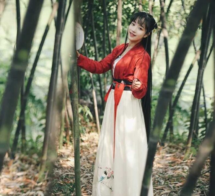 花朝记朱颜，m码，只穿过一次，几乎全新，吊...