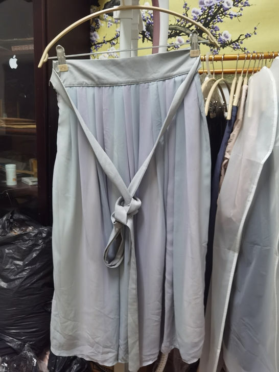 织羽集汉服半裙，紫拼绿色，S码，全新，无标...