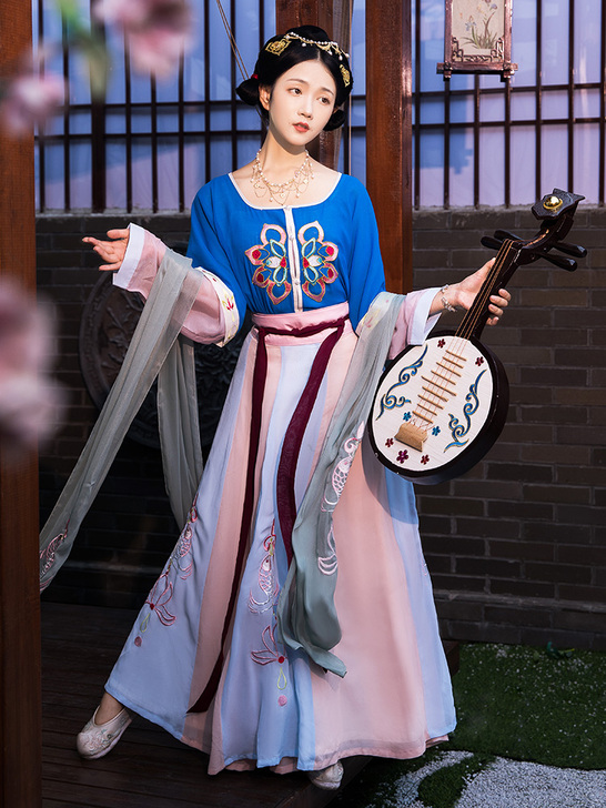 柒邑 民族装舞台装