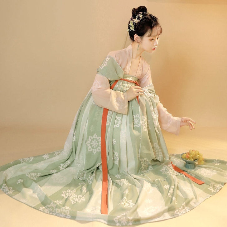 瑶池【锦欢】复原款汉服女一片式穿孔齐胸唐制...