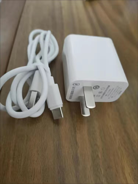【清仓处理】手机充电器适用华为40W/22...