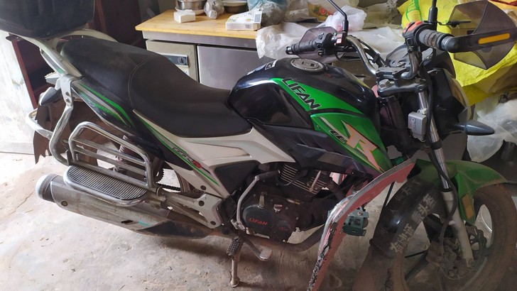 17年力帆摩托车150-2    才跑不到...