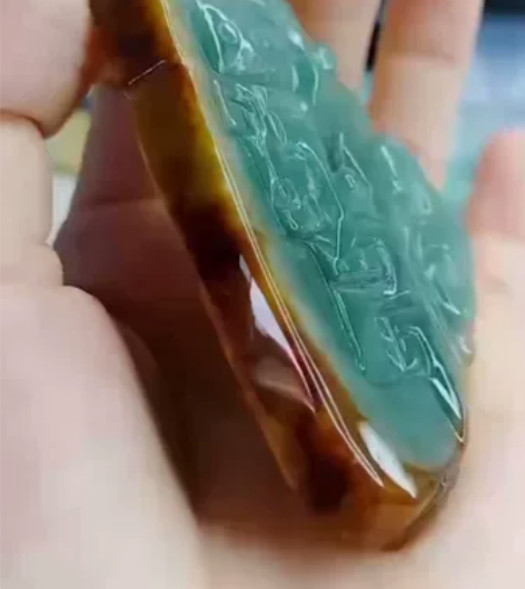 闭店清货：纯天然A货翡翠吊坠，玉雕，天然俏...