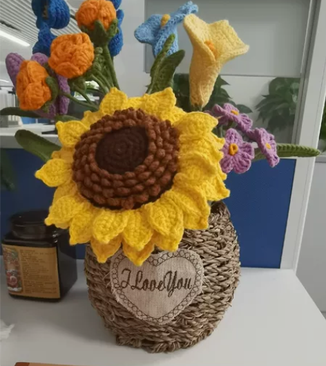 所见即所得，自己钩的花（花篮是网上买的），...