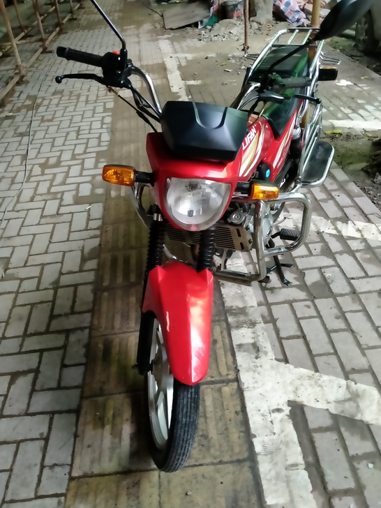 力帆摩托车一台，车况精品，手续齐全，包过户
