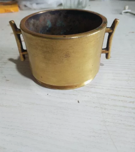 明/鎏金双耳香炉 做工精美，器型古朴，炉身...