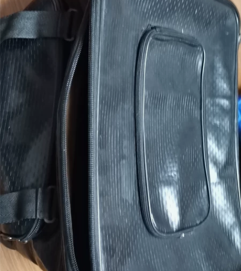 大号美术工具箱。尺寸大约40cmx30cm...