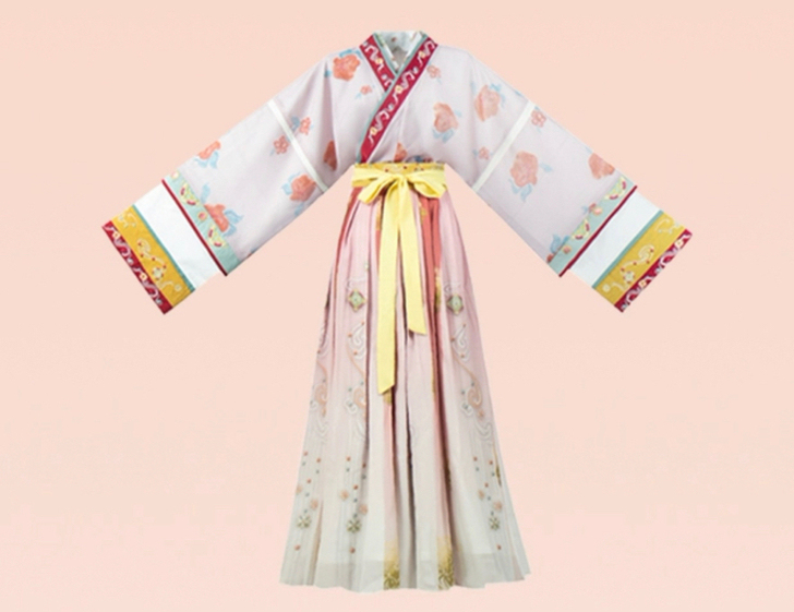 汉服买多了。。这套八成是穿不过来了