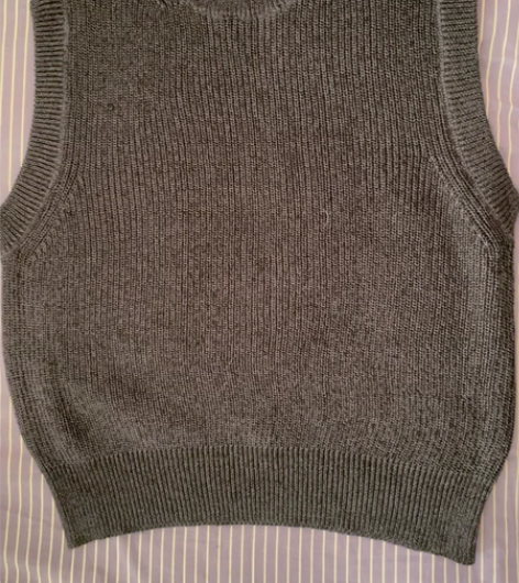 毛衣背心，有弹性的全新 感兴趣的话点“我想...