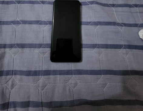 小米12x，黑色8+256。单机出。功能一...