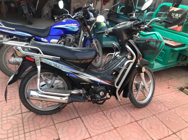 力帆110弯梁摩托出售发动机无敌新车状态车...