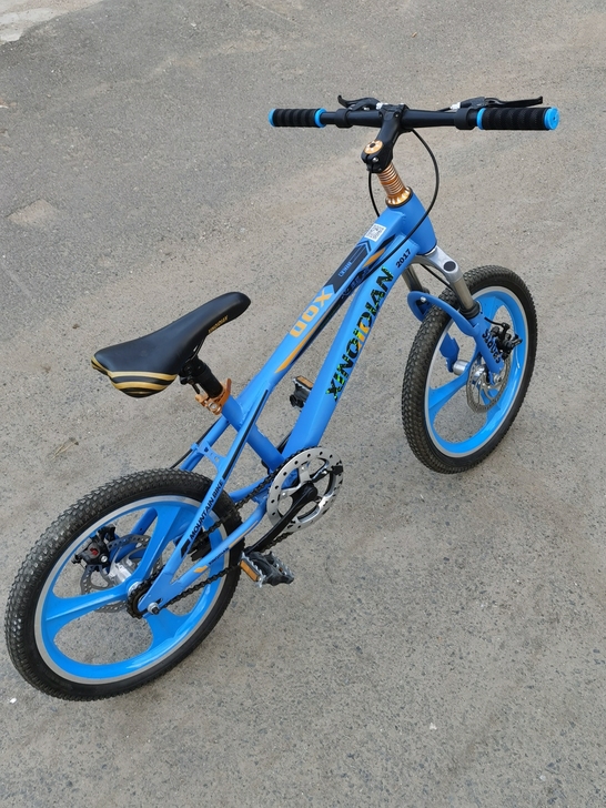 给孩子买的没骑过几次，八九成新，其它时间一...