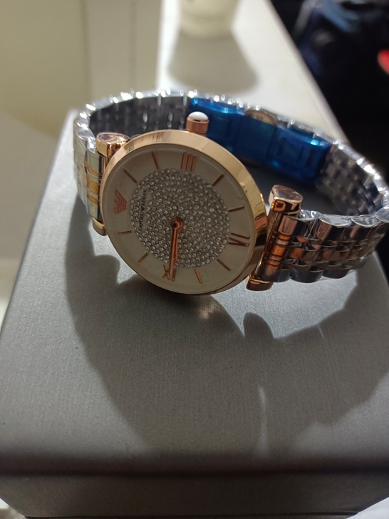 别人送的阿玛尼满天星手表，不习惯带，全新，...