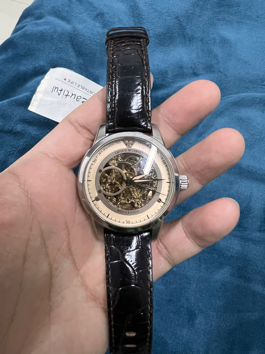 阿玛尼楼空手表，前段时间不能走了，现在又能...