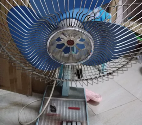 时代的象征，童年回忆，旧风扇，使用正常，风...