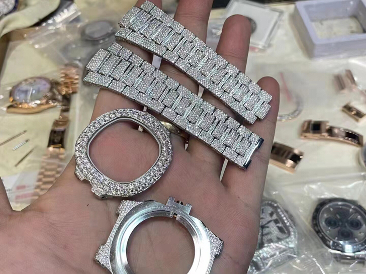 1. 定制 手表 腕表,镶钻 包金等业务。