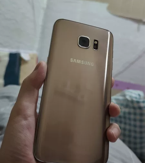 三星s7edge   4+64 感兴趣的话...