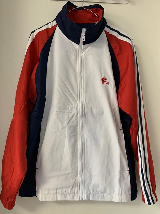 出一套大学校服，马上要实习了，穿不到了，便...