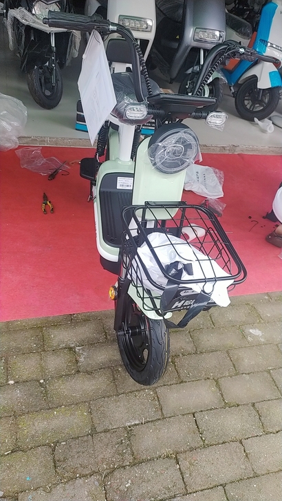 全新智能电动车  新国标上绿牌