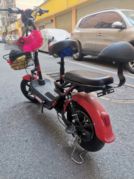 典鸽电动车中国48v12A超能电池  感兴...