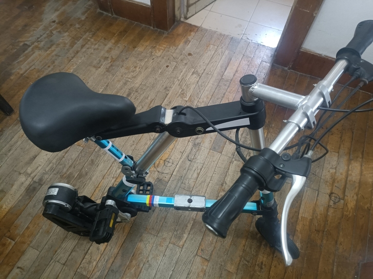 ABIKE 轻便折叠电动自行车。没有电池了...