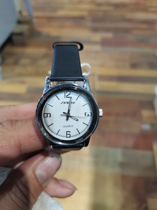 实体店转型 白菜价全新手表 质量超级好