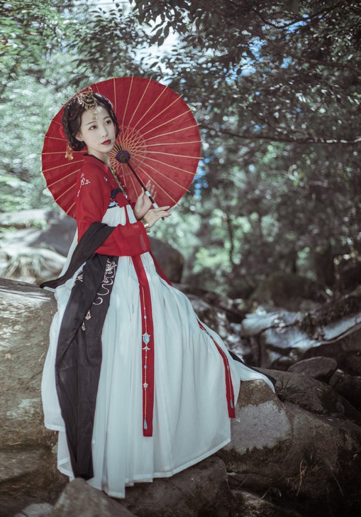 汉服，一套，s 码。